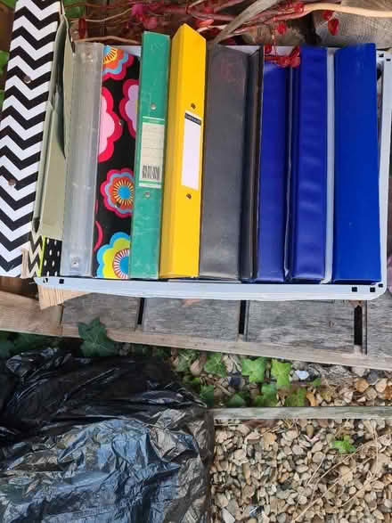 Photo of free Ring binders and magazine holder (Caldecott OX14) #1