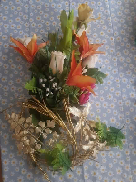 Photo of free Synthetic flowers (BH9) #1