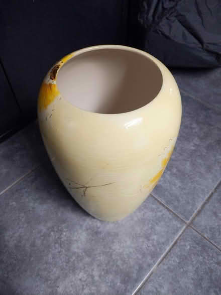 Photo of free Vase (Wavertree L15) #2