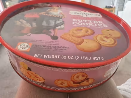 Photo of free Large Vintage Cookie Tin (Handforth SK9) #2