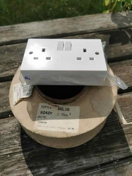 Photo of free Wall socket twin and earth (Coulsdon CR5) #1