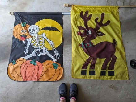 Photo of free Holiday themed flags (Ashburn Farm) #1
