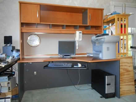 Photo of free Office Work Station (Near SPHS) #1