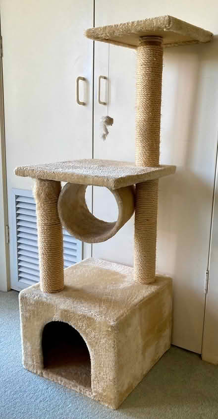 Photo of free Cat playstation/scratching post (Kew East) #2
