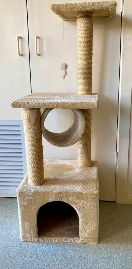 Photo of free Cat playstation/scratching post (Kew East) #1