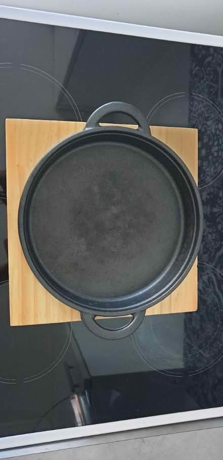 Photo of free cast iron pan (Bletchley MK3) #1