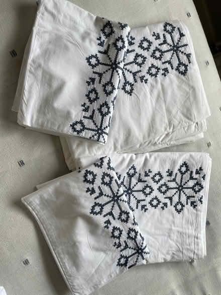 Photo of free Single duvet and bed linen (Farncombe GU7) #4
