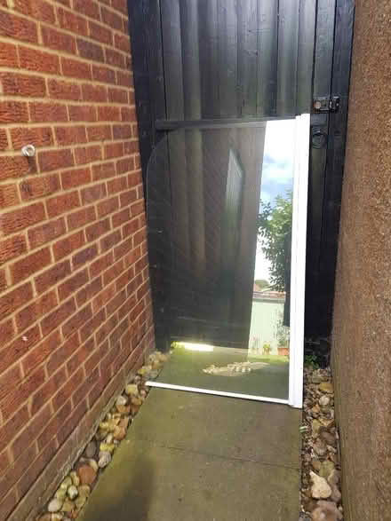 Photo of free Bath screen - swing fit (Fleetville AL1) #2