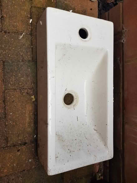 Photo of free Cloakroom basin (Fleetville AL1) #1