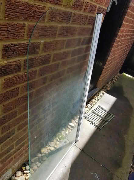 Photo of free Bath screen - swing fit (Fleetville AL1) #1