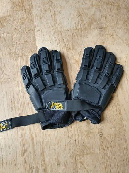Photo of free Paintball gloves (S) (RG4, Sonning) #1