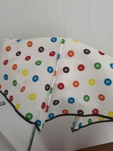 Photo of free M&Ms Umbrella (TW8 Brentford) #3