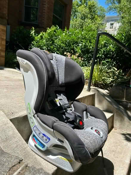 Photo of free Car seat - britax Boulevard (Mount pleasant) #2