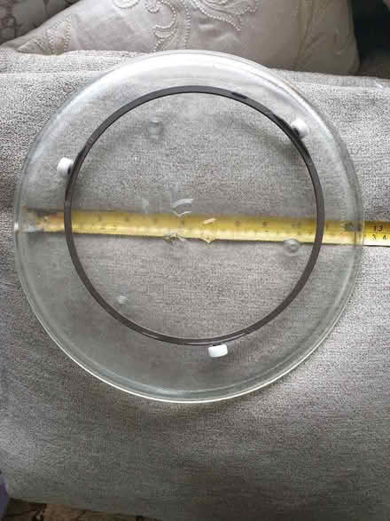Photo of free Microwave Plate With Runner (Vicars Cross CH3) #1