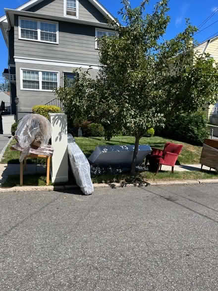 Photo of free Curb alert (Mamaroneck NY) #1