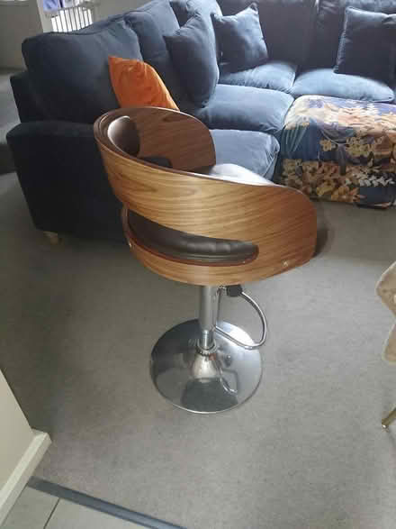 Photo of free Stool (Southfields) #1