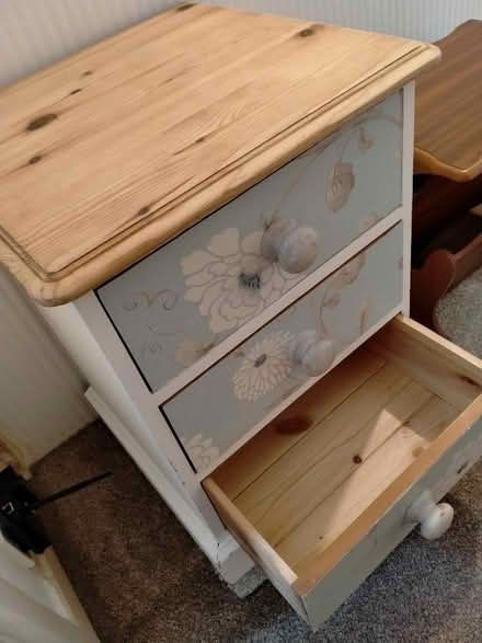 Photo of free Pine small set drawers (Dawlish EX7) #1