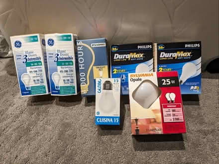 Photo of free Assorted incandescent light bulbs (Hunt Club/Prince of Wales) #1