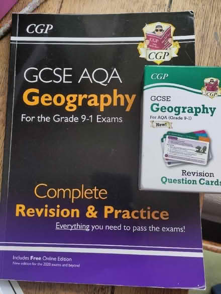Photo of free GCSE Geography book and cards (Ebley GL5) #1