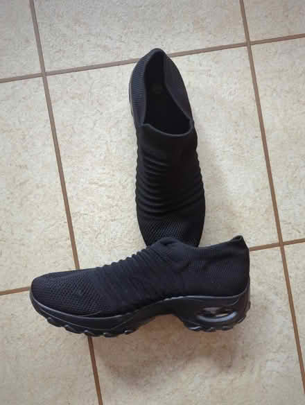 Photo of free Orthapedic type trainers (Frodsham WA6 7) #2