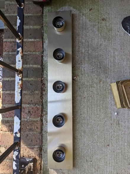 Photo of free Bathroom Vanity Light (21146) #1