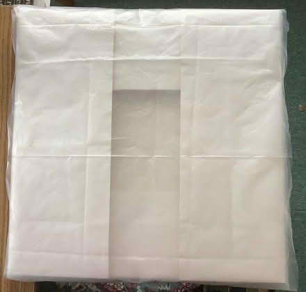 Photo of free White Cardboard Cake Box (HAILSHAM, north east. BN27) #1