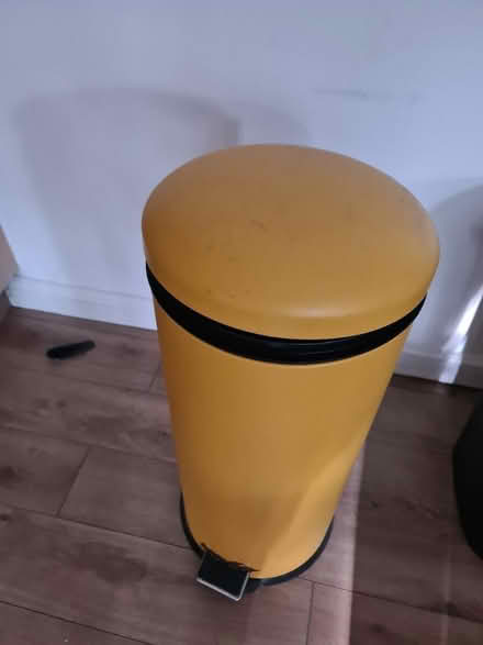 Photo of free Yellow Bin (Peckham SE15) #1