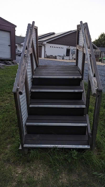 Photo of free Set of STURDY steps for trailer (On the road to Salacoa Park) #1