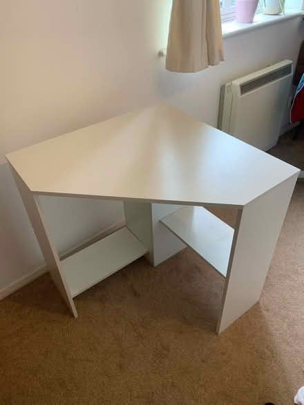 Photo of free White corner desk (New Cross) #1