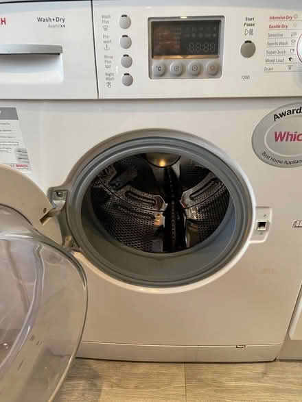 Photo of free Bosch washing machine (N11 nr new Southgate stn) #3