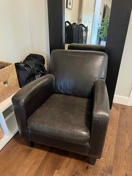 Photo of free Arm chair (Salmon Creek/Mt Vista (98686)) #2