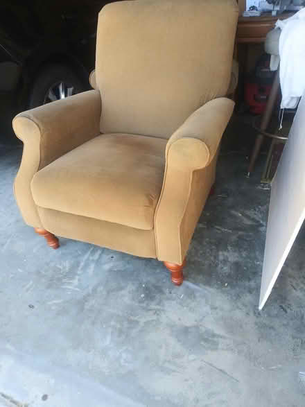 Photo of free Lazy-boy reclining chairs (Blossom Valley - South SJ) #1