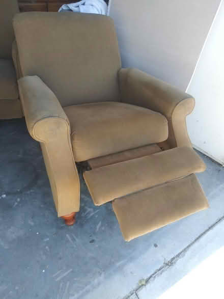 Photo of free Lazy-boy reclining chairs (Blossom Valley - South SJ) #2