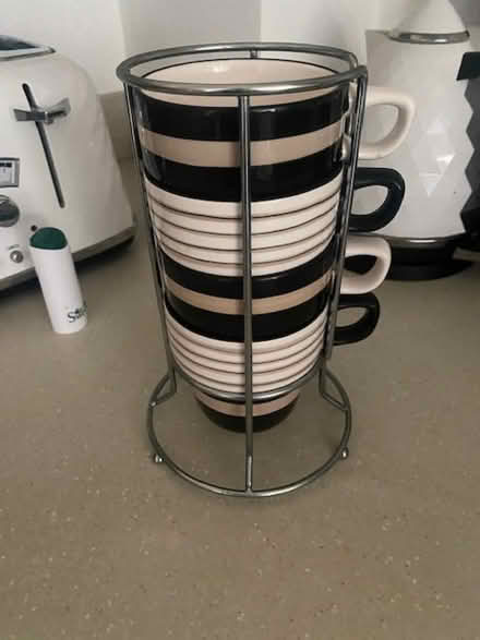 Photo of free DVD player, DVDs and Mugs (Spring Grove TW7) #2