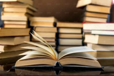 Photo of Books and Comics (Greengates BD10) #1