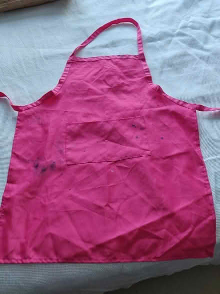 Photo of free Pink child's painting apron (Chesser EH14) #1