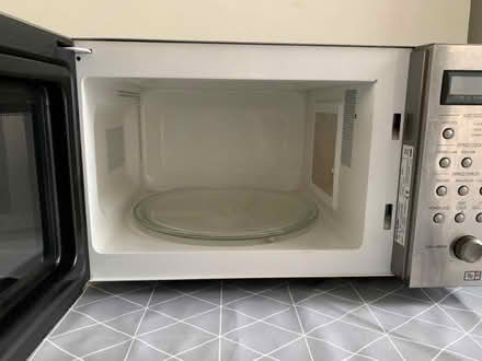 Photo of free Microwave Oven (Portslade by Sea BN3) #1