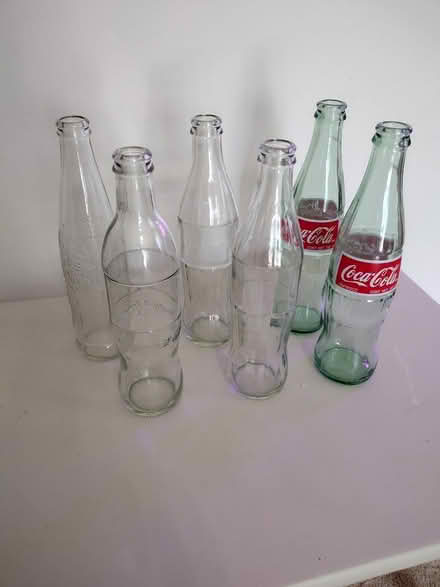Photo of free Assorted Glass Bottles (Mandarin) #3
