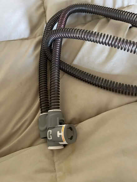 Photo of free CPap humidifier/RESMED AirSense 10 (Montclair) #1