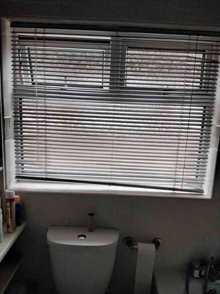 Photo of free Venetian blinds (moreton CH46) #2