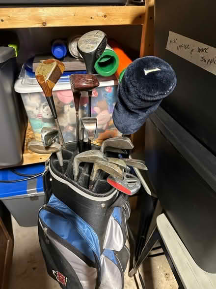 Photo of free Golf bag with misc clubs (Romeoville) #2