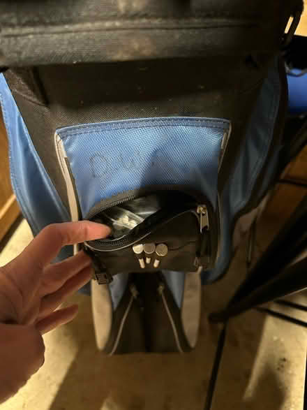 Photo of free Golf bag with misc clubs (Romeoville) #4