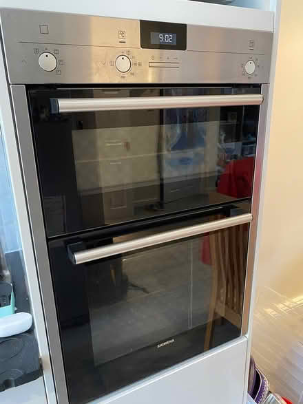 Photo of free Siemens double oven (N11 nr new Southgate stn) #2