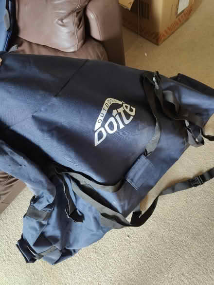 Photo of free Large suitcase / holdall (SE1) #1