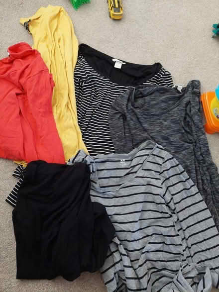 Photo of free 5 x maternity tops and leggings (Welwyn Garden City) #1