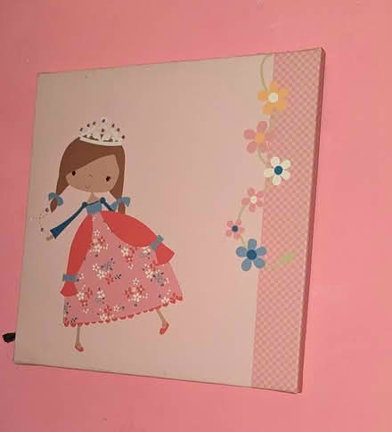 Photo of free Girls bedroom pictures (Halifax HX2) #2