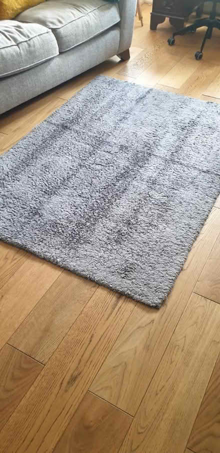Photo of free Grey rug 169cm x 122cm (SK14 (Hyde)) #2