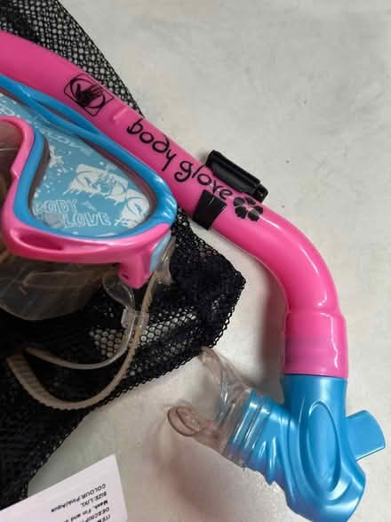 Photo of free Brand new snorkel set (Potters Bar) #2