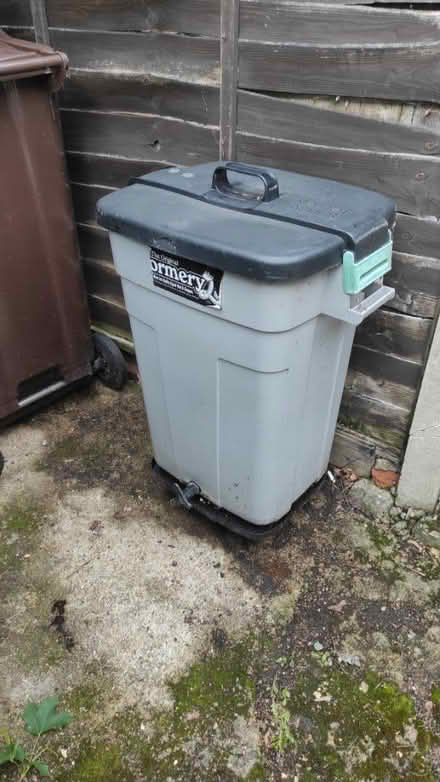 Photo of free Wormery - no worms (Carshalton, SM5) #1