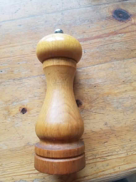 Photo of free Wooden pepper grinder (Monimail KY15) #1